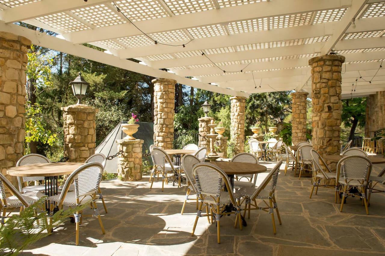 The Manor Basket Range Hotel Exterior photo